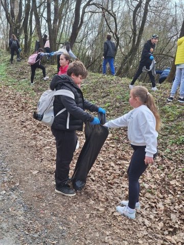 hdimg4f80dba12a8d89344ad1e3f207905b