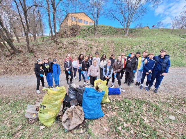 hdimgbebc39f0a81f90f8a6df663a22d9c0