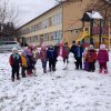 Alapiskola Csáb - Óvoda - Stavanie snehuliakov 2015